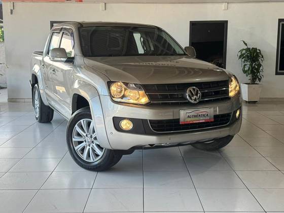 VOLKSWAGEN AMAROK 2.0 HIGHLINE 4X4 CD 16V TURBO INTERCOOLER DIESEL 4P AUTOMÁTICO VOLKSWAGEN AMAROK 2.0 HIGHLINE 4X4 CD 16V TURBO INTERCOOLER DIESEL 4P AUTOMÁTICO